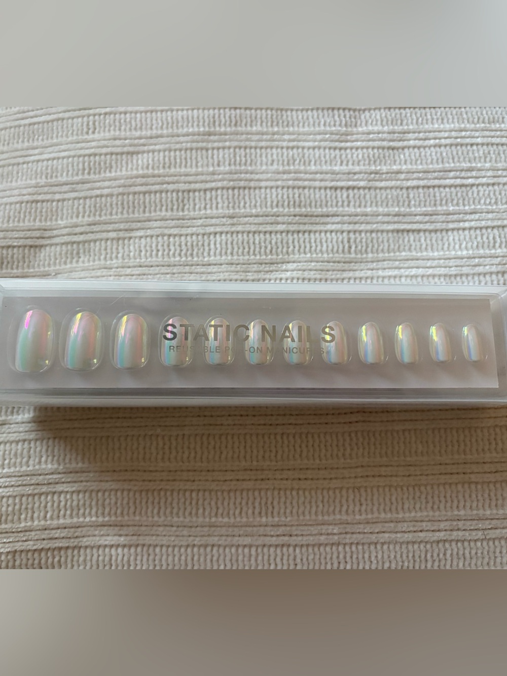 Static Nails Reusable Press On Nails Iridescent White Auroa Round - Picture 2 of 8